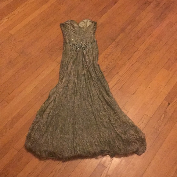 Luly Yang gown - Picture 2 of 5